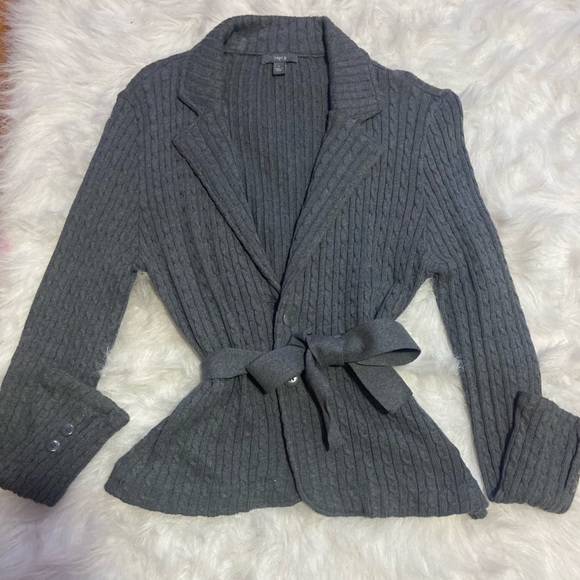 Sweaters - soft gray sweater it’s a large, but definitely a small